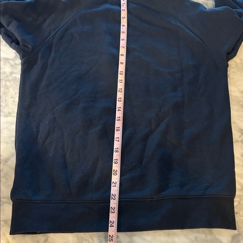 Adidas Men's black Crewneck Sweater size small
